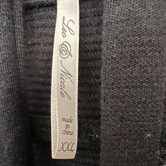 Women’s Leo & Nicole Black Cardigan Sweater - Picture 4 of 4